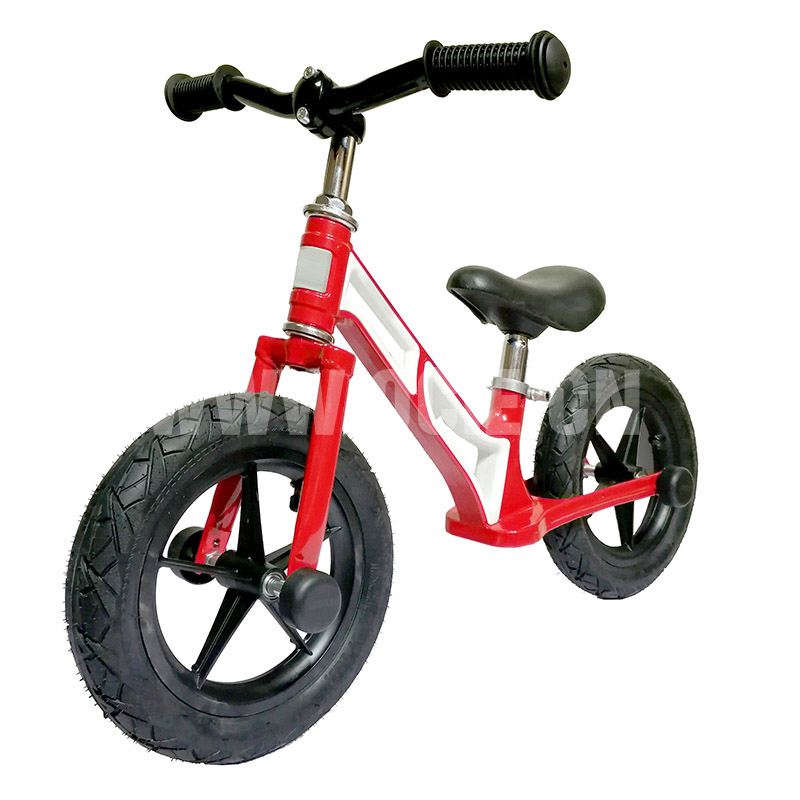 BALANCE BIKE