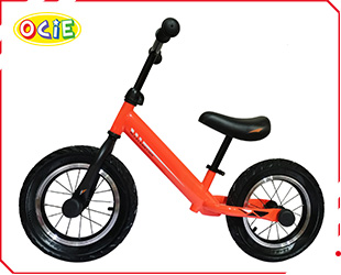 BALANCE BIKE