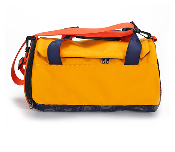 WATERPROOF NYLON TRAVEL BAG